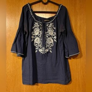 Embroidered Tommy Bahama tunic top. Size XS